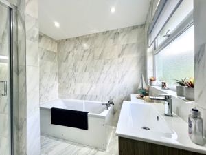 Family Bathroom- click for photo gallery